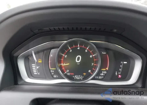 2017 Volvo Xc60 T6 Dynamic z USA, uszkodzony, nr VIN YV449MRR9H2196968